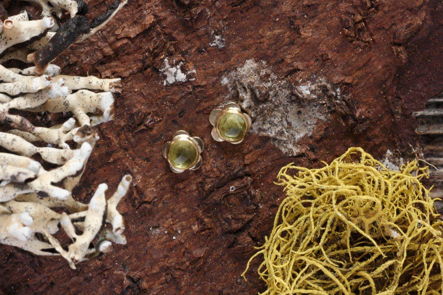 14K Gold Peridot Stud Earrings