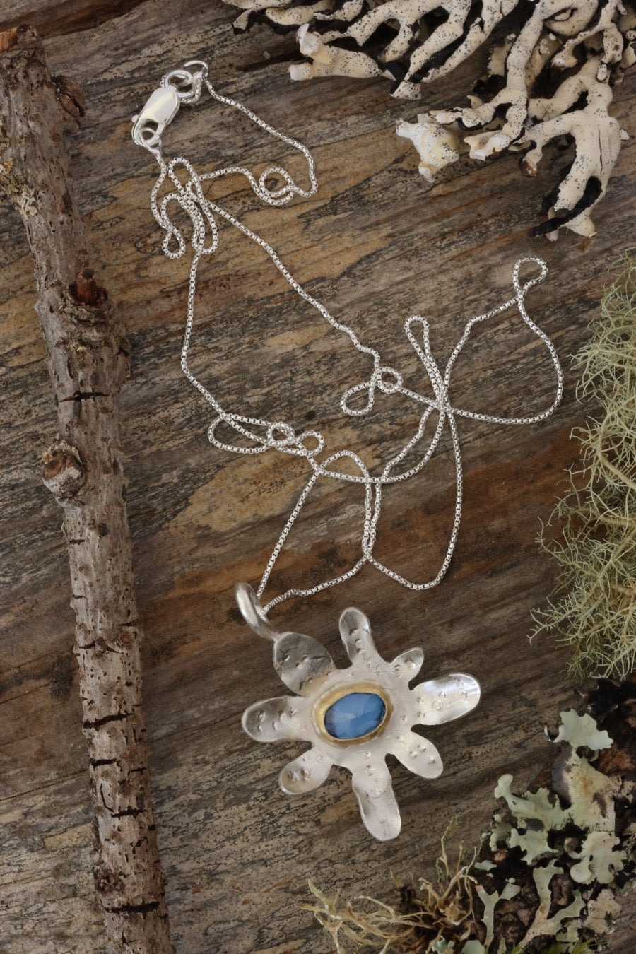 Blue Kashmir Topaz Necklace 22K Gold