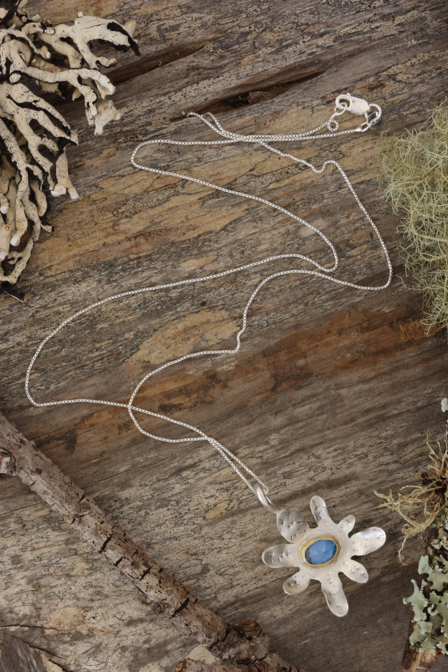 Blue Kashmir Topaz Necklace in Fine Silver and 22K Gold
