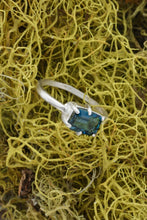 Load image into Gallery viewer, London Blue Topaz Ring
